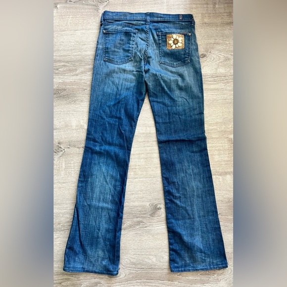 7 for All Mankind medium wash bootcut jeans Women’s size 29 beaded back pocket - Picture 2 of 6